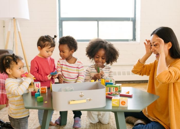 Kids eating (2)